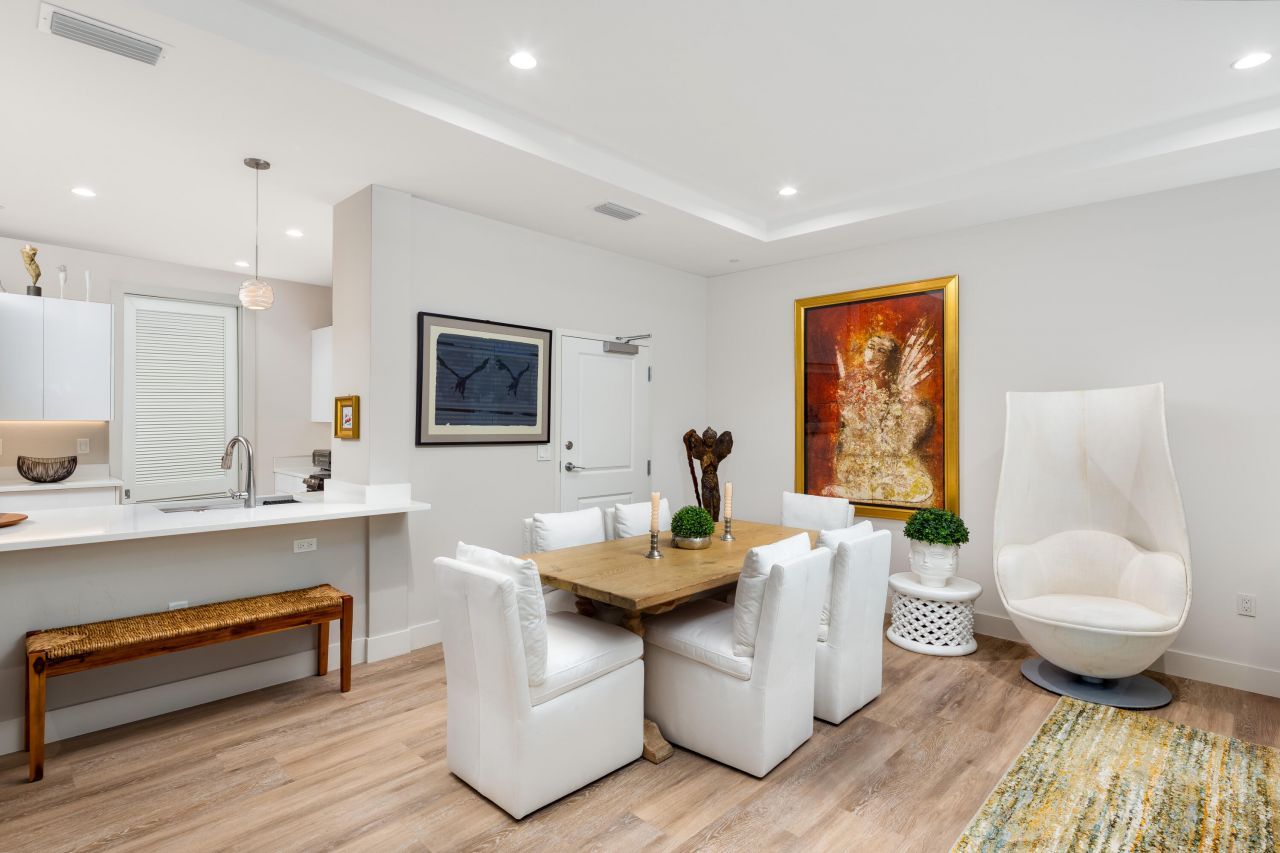 41 SW Seminole Street, Unit 208, Stuart, FL 34994 Photo