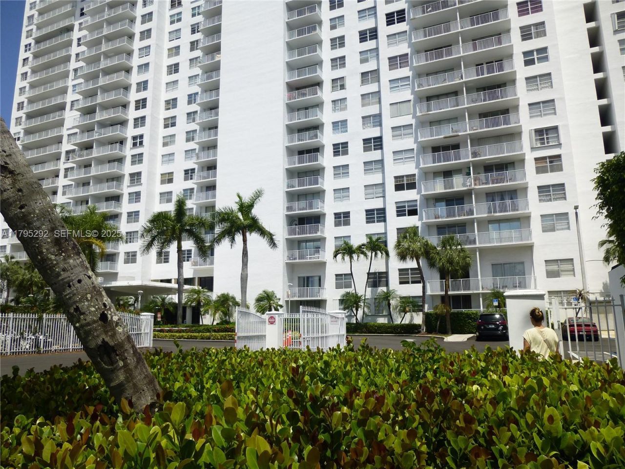 2801 NE 183rd St, Unit 1507W, Aventura, FL 33160 Photo
