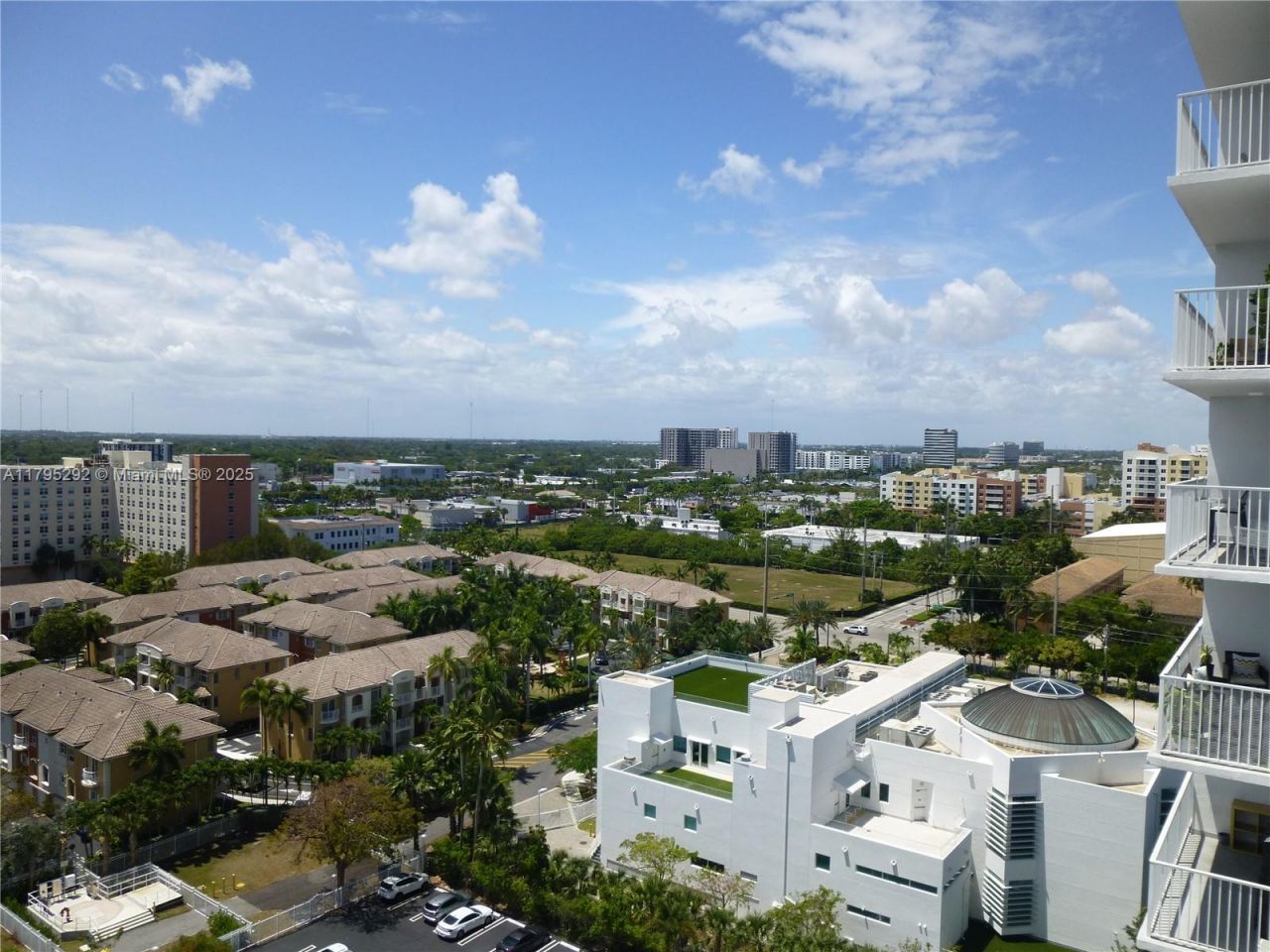 2801 NE 183rd St, Unit 1507W, Aventura, FL 33160 Photo