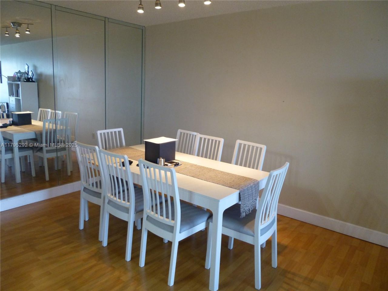 2801 NE 183rd St, Unit 1507W, Aventura, FL 33160 Photo