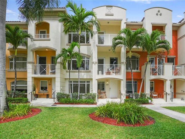 18445 NE 27th Pl, Aventura, FL 33160