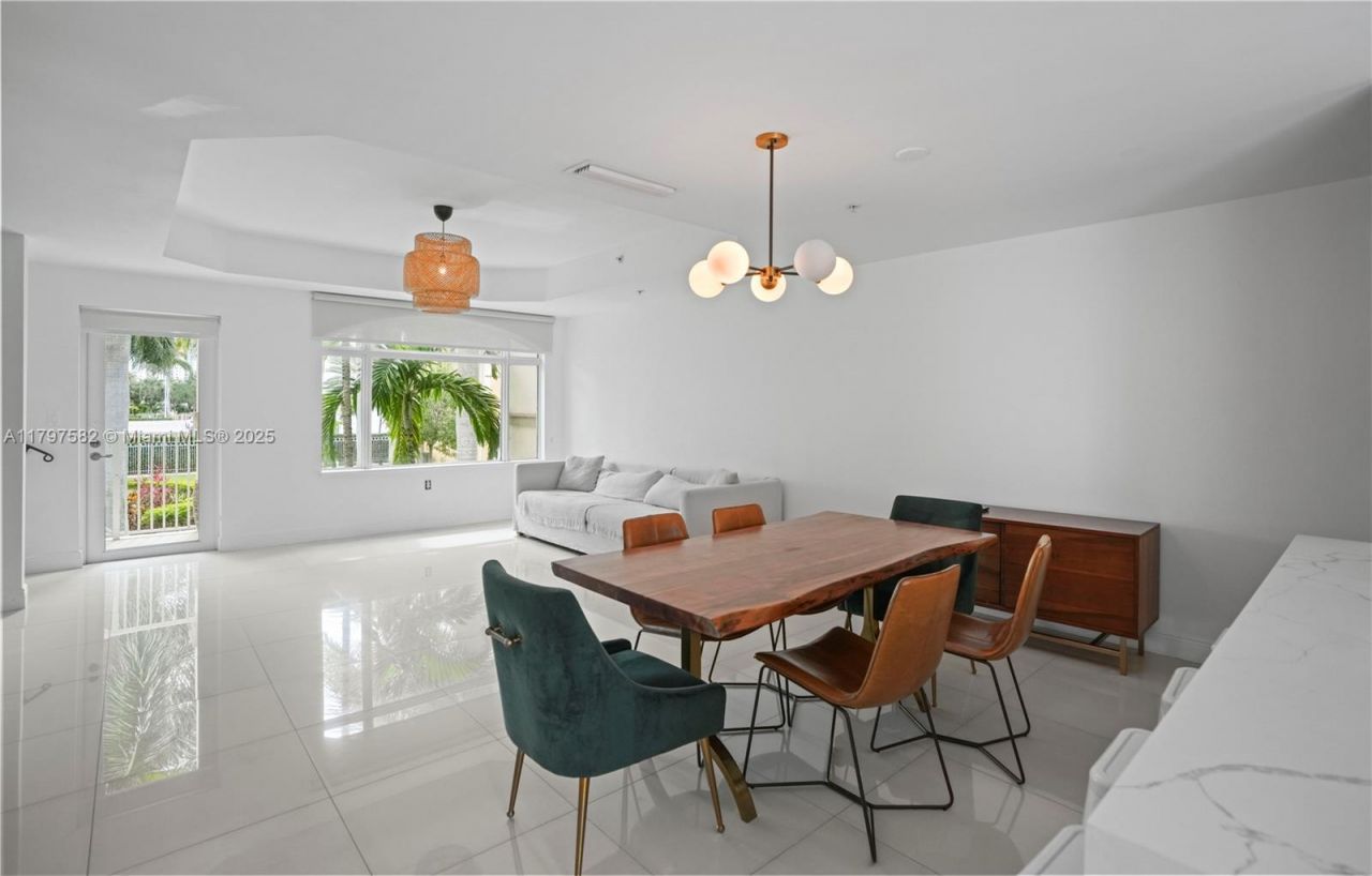 18445 NE 27th Pl, Aventura, FL 33160 Photo