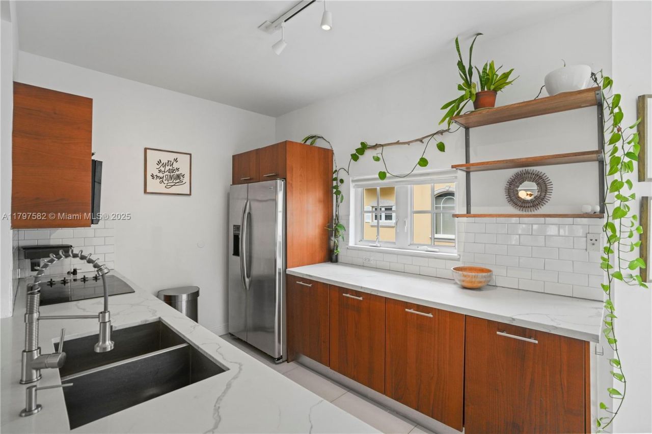 18445 NE 27th Pl, Aventura, FL 33160 Photo