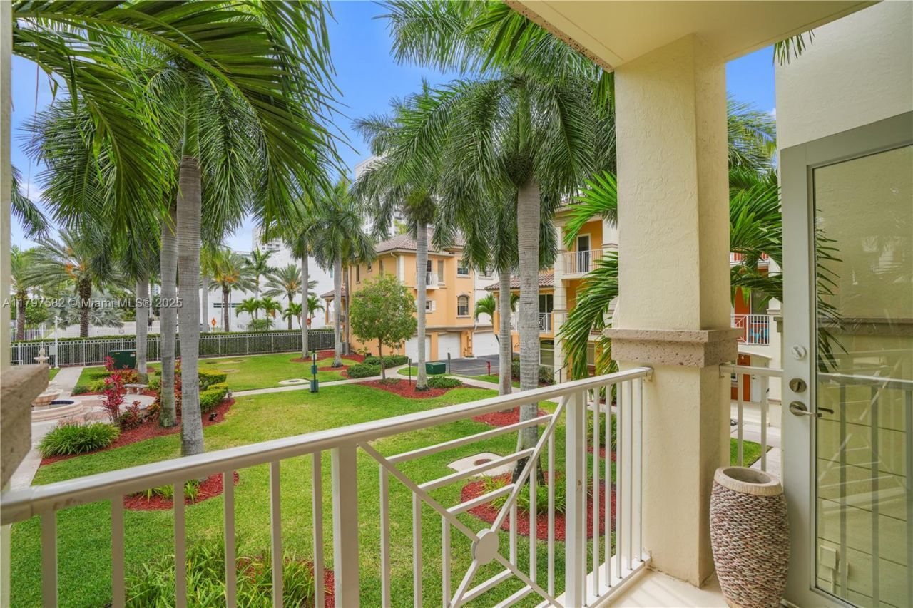 18445 NE 27th Pl, Aventura, FL 33160 Photo