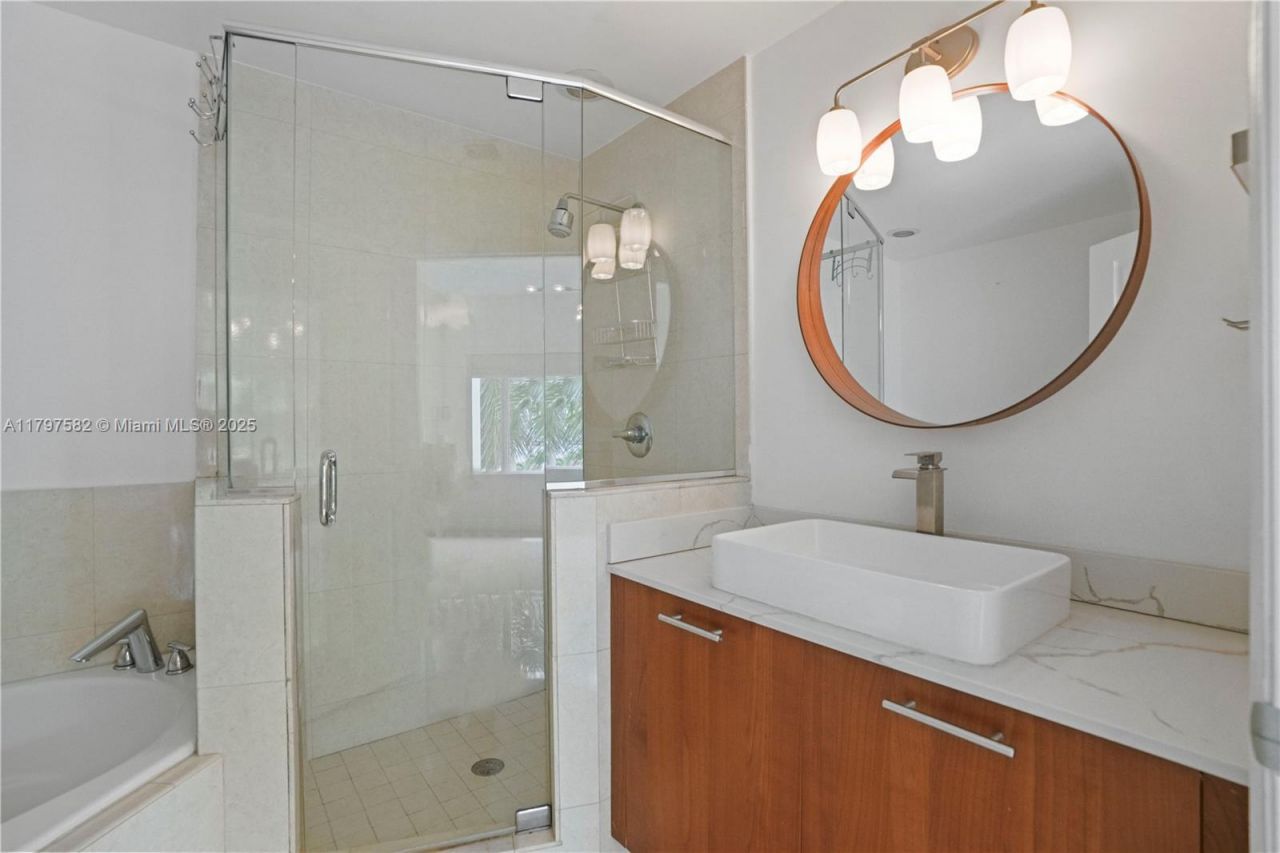 18445 NE 27th Pl, Aventura, FL 33160 Photo