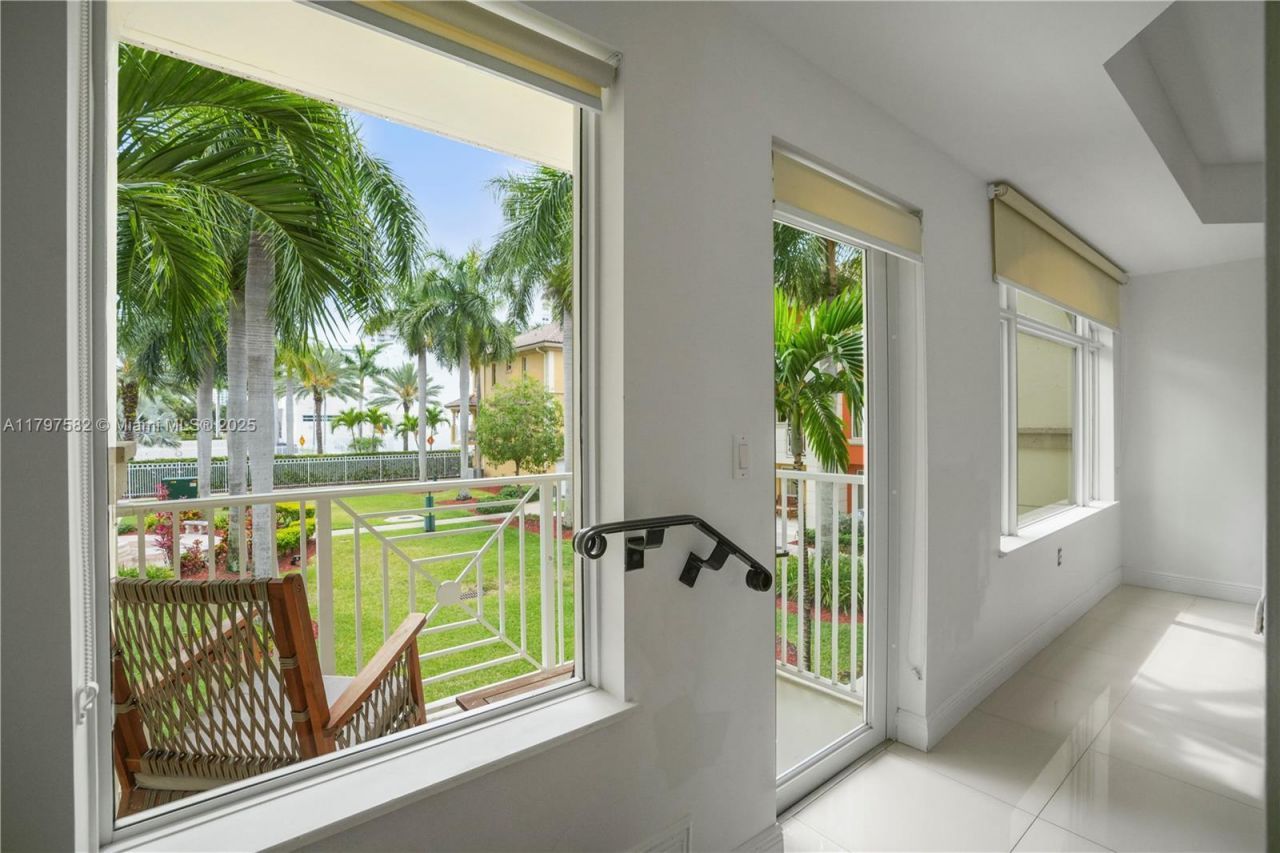 18445 NE 27th Pl, Aventura, FL 33160 Photo