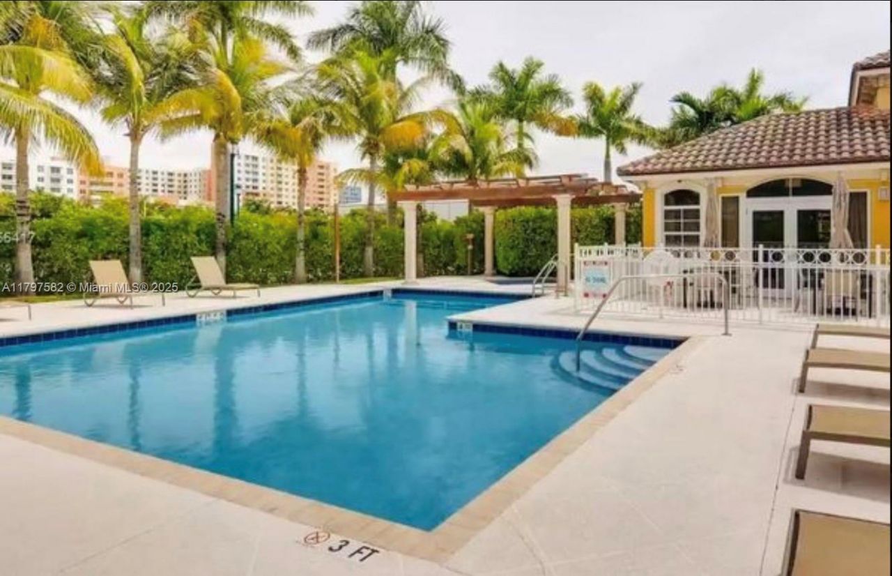 18445 NE 27th Pl, Aventura, FL 33160 Photo