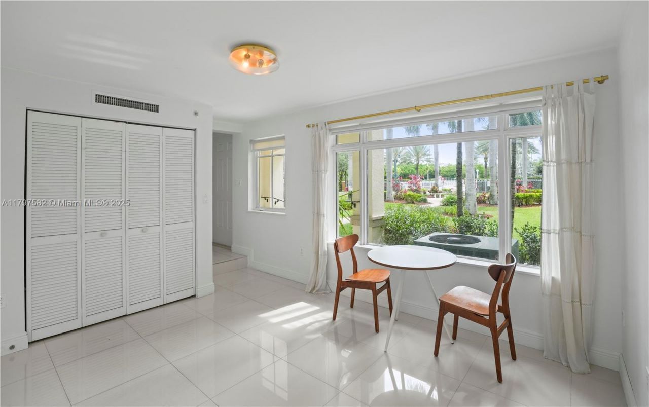 18445 NE 27th Pl, Aventura, FL 33160 Photo