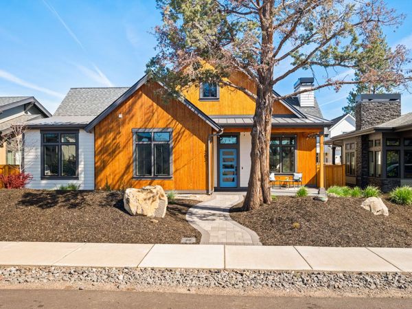 282 W Lundgren Mill Drive, Sisters, OR 97759