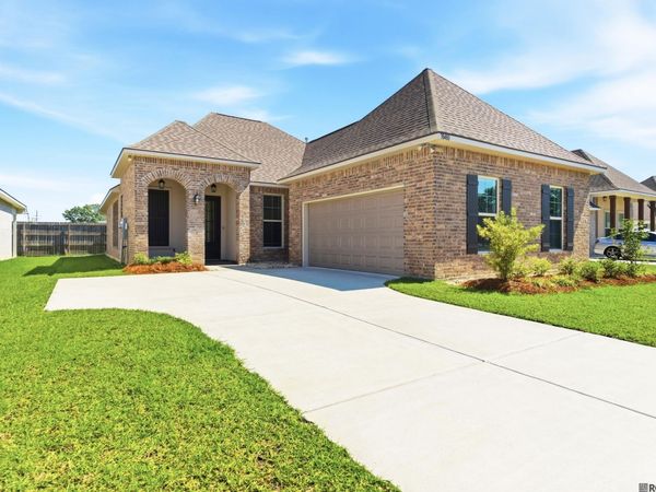 38480 Queen St, Prairieville, LA 70769