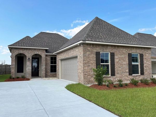 38480 Queen St, Prairieville, LA 70769