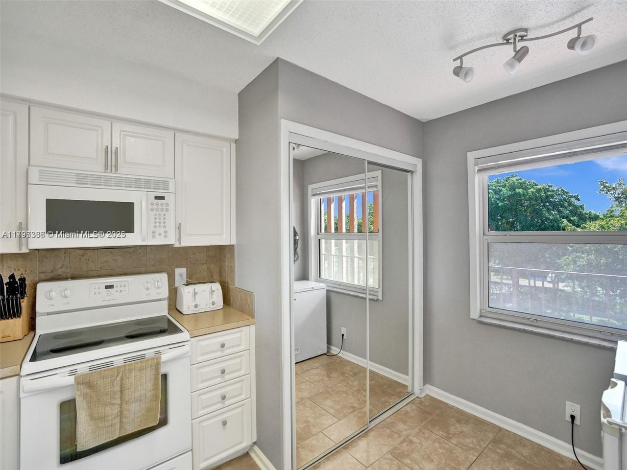 7431 NW 1st St, Unit 407, Margate, FL 33063 Photo