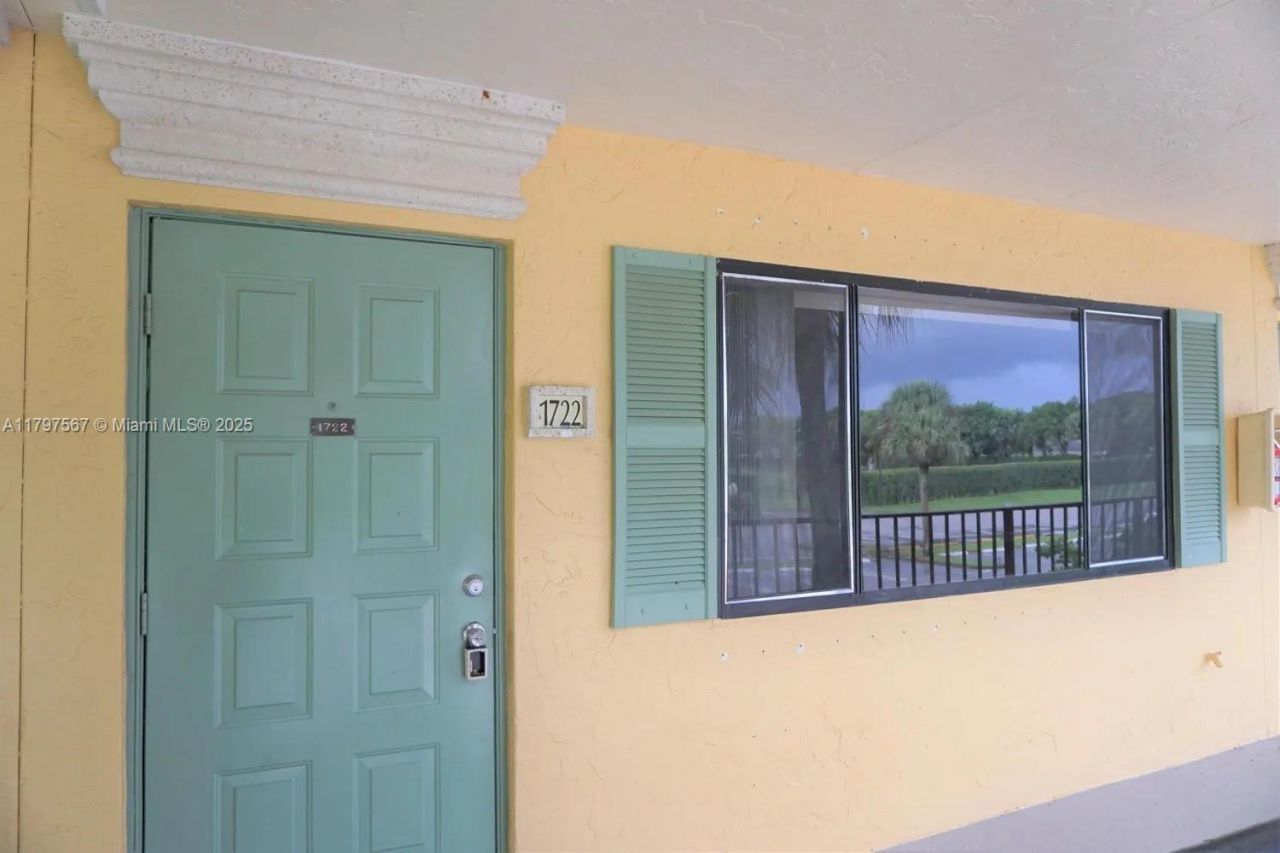 1722 W Meadows Cir W, Unit 1722, Boynton Beach, FL 33436 Photo