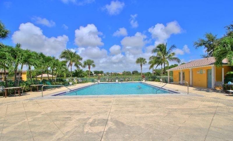 1722 W Meadows Cir W, Unit 1722, Boynton Beach, FL 33436 Photo
