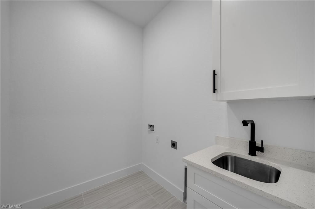 318 NW 9th St, Cape Coral, FL 33993 Photo