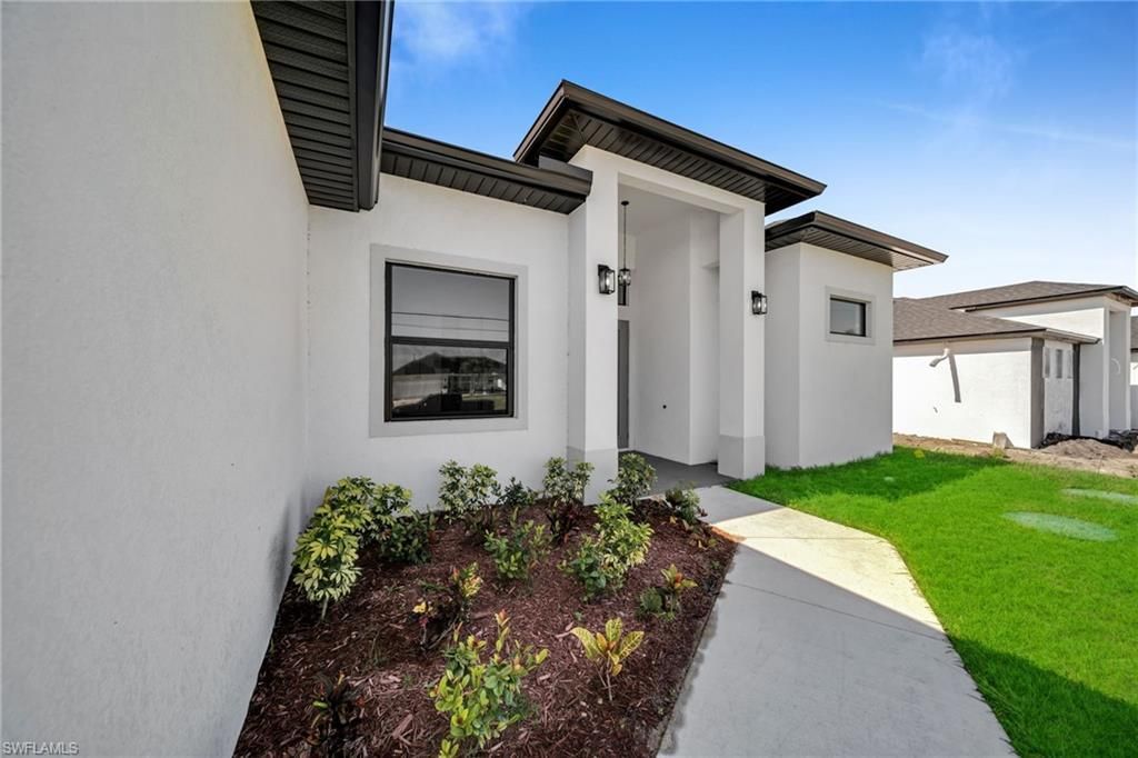 318 NW 9th St, Cape Coral, FL 33993 Photo