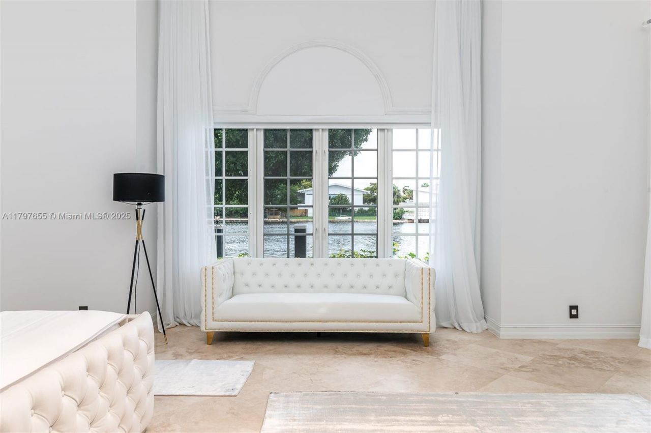 1309 Middle River Dr, Fort Lauderdale, FL 33304 Photo