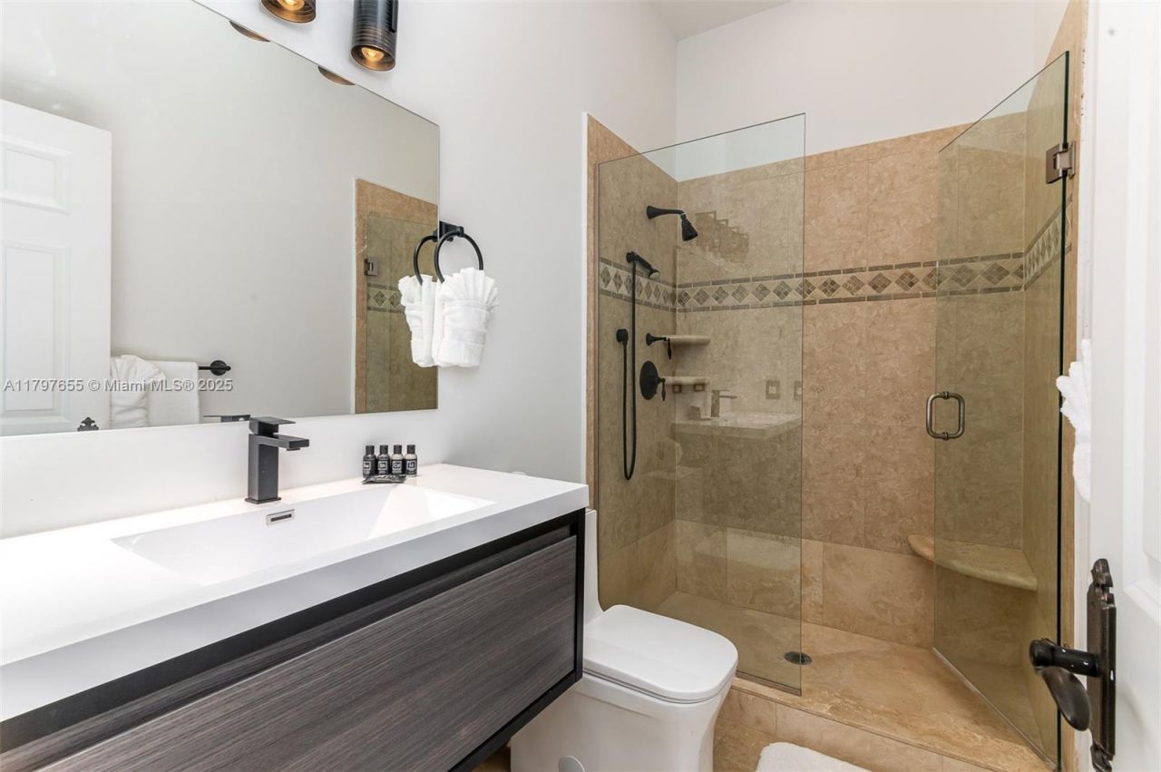 1309 Middle River Dr, Fort Lauderdale, FL 33304 Photo