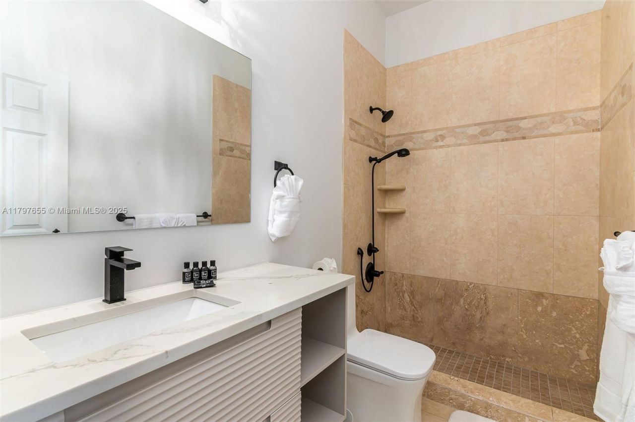 1309 Middle River Dr, Fort Lauderdale, FL 33304 Photo