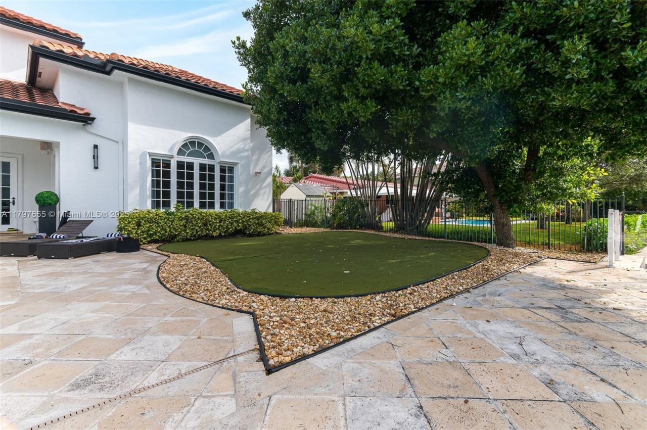 1309 Middle River Dr, Fort Lauderdale, FL 33304 Photo