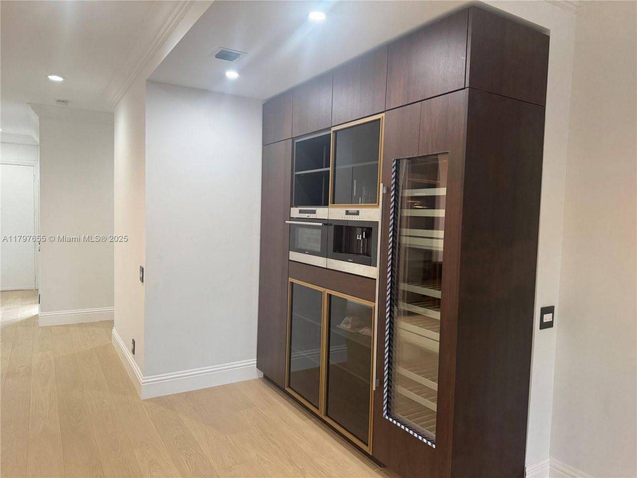 1309 Middle River Dr, Fort Lauderdale, FL 33304 Photo