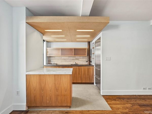 300 W 23rd Street, Unit 2K, New York (Manhattan), NY 10011