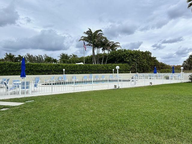 125 S Ocean Avenue, Unit 207, Palm Beach Shores, FL 33404 Photo