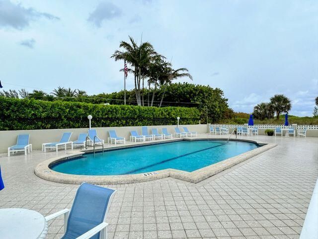 125 S Ocean Avenue, Unit 207, Palm Beach Shores, FL 33404 Photo