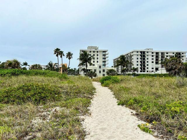 125 S Ocean Avenue, Unit 207, Palm Beach Shores, FL 33404 Photo