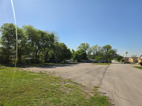 5840 Calloway Street, Sansom Park, TX 76114