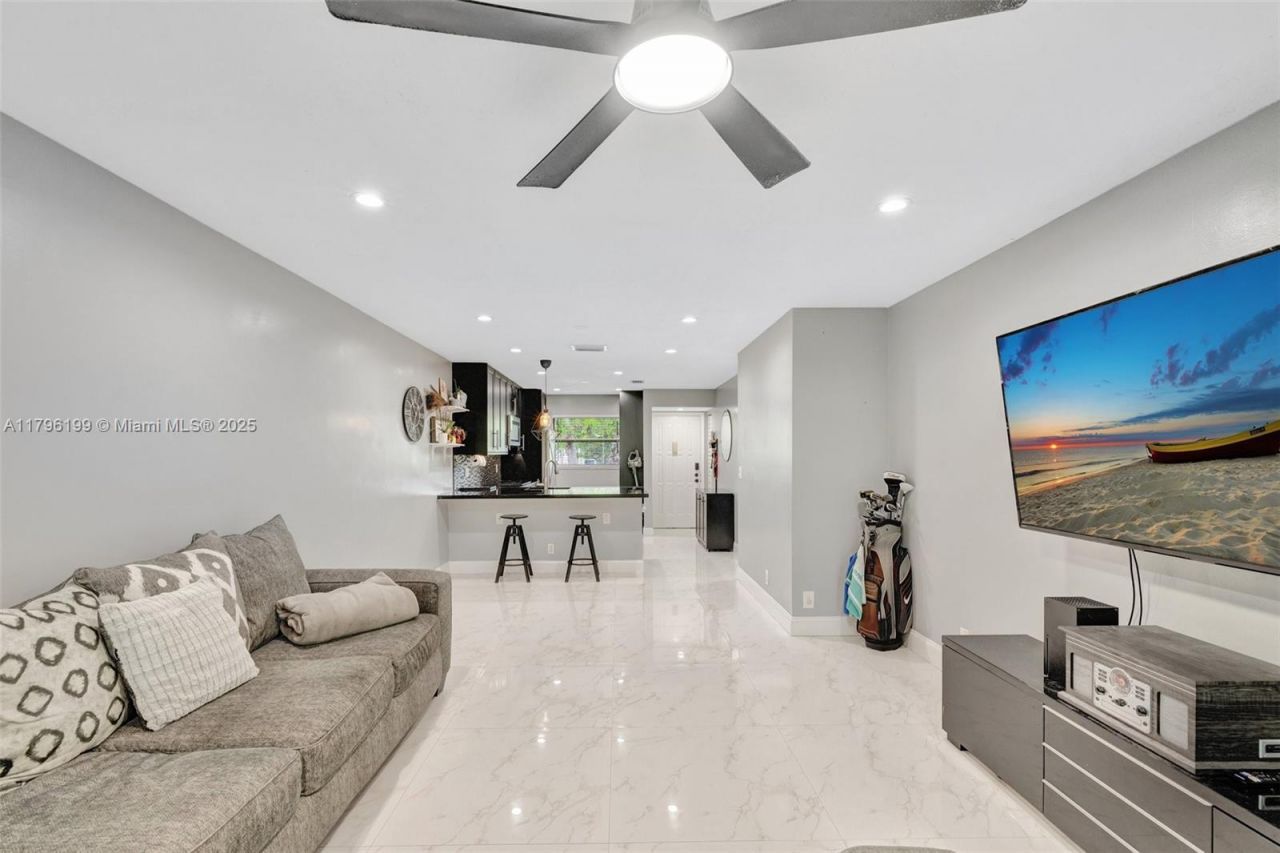 7699 NW 79th Ave, Unit 205, Tamarac, FL 33321 Photo