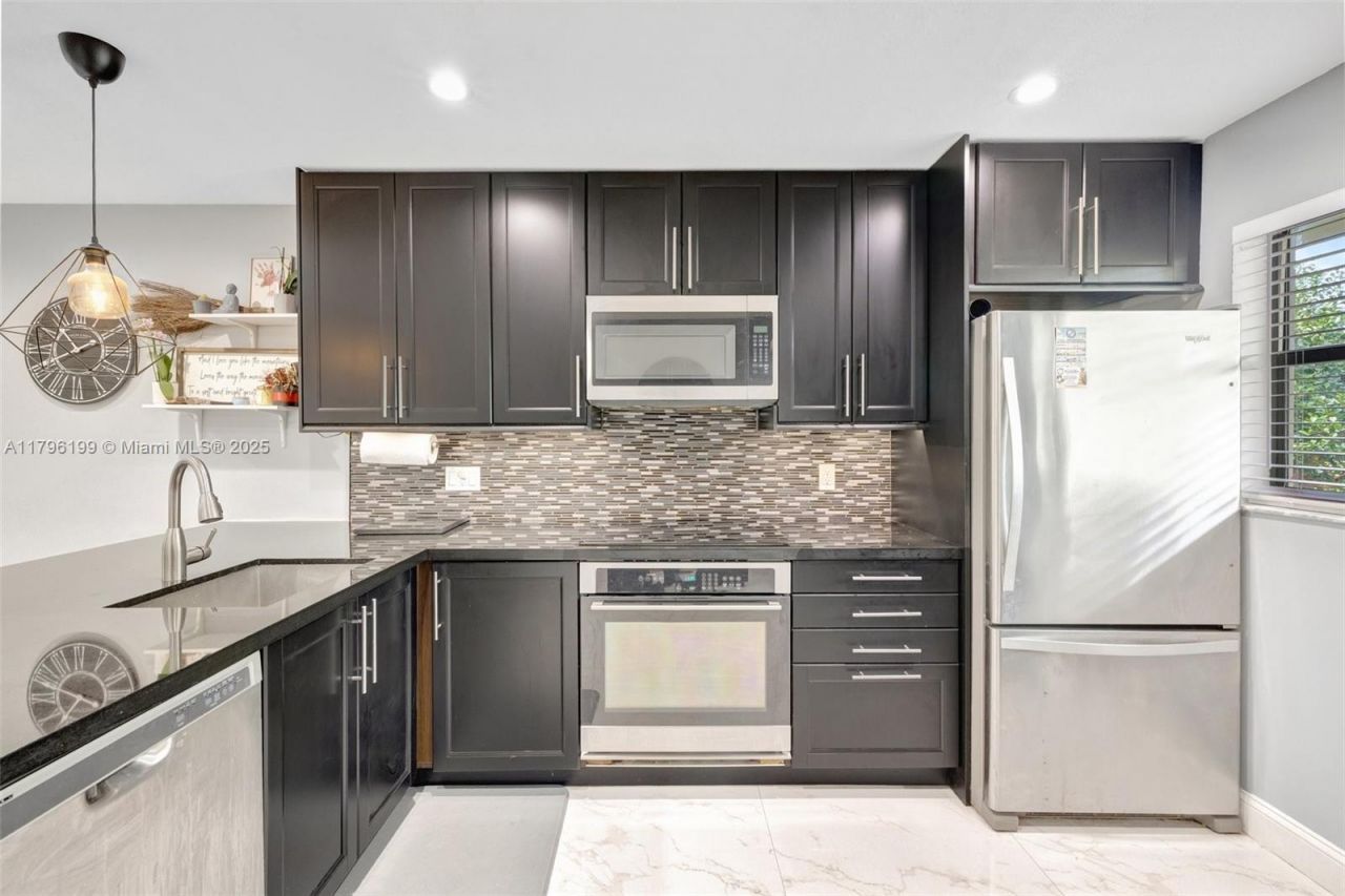 7699 NW 79th Ave, Unit 205, Tamarac, FL 33321 Photo