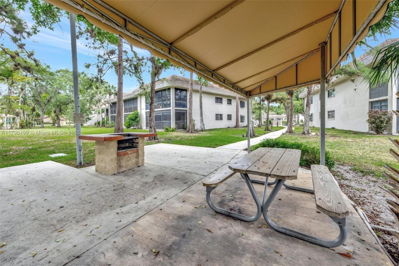 7699 NW 79th Ave, Unit 205, Tamarac, FL 33321 Photo