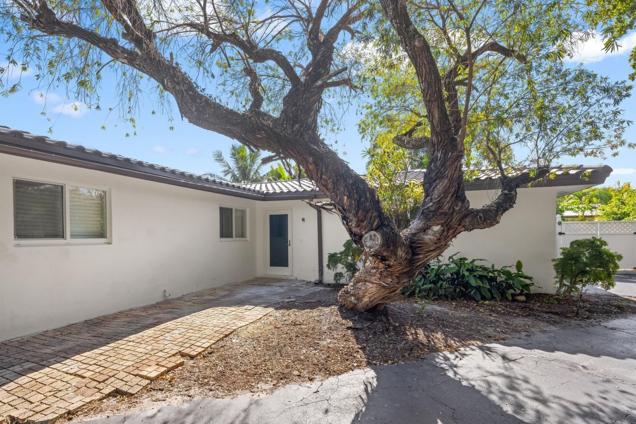 2500 NE 23rd Street, Pompano Beach, FL 33062 Photo