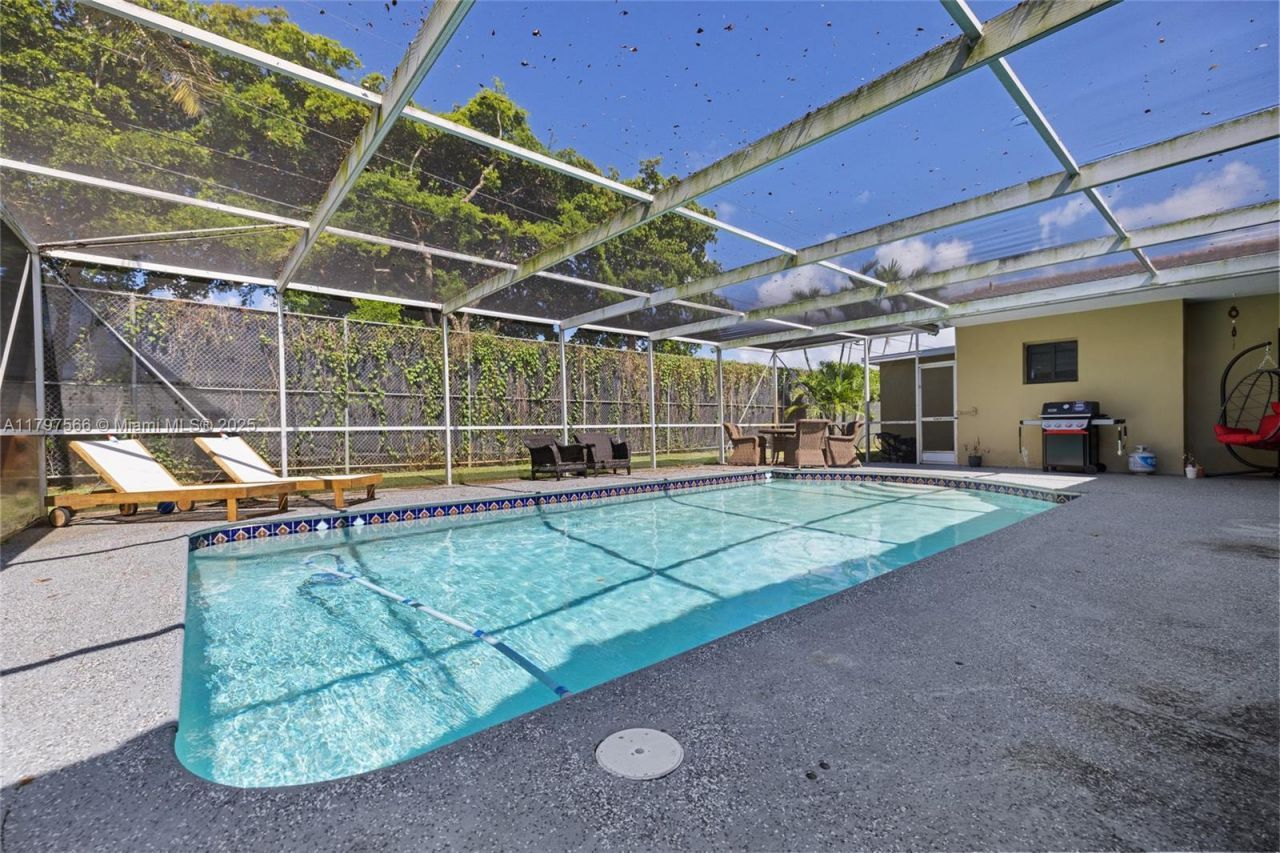 20375 NE 22nd Pl, Miami, FL 33180 Photo
