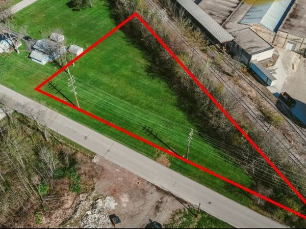 E Erie Street, Jefferson, OH 44047