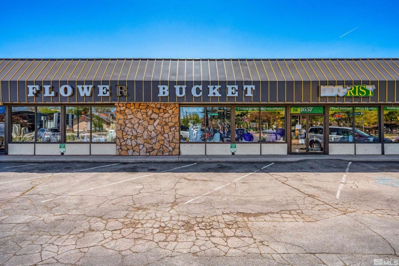 1657 Prater Way, Sparks, NV 89431 Photo