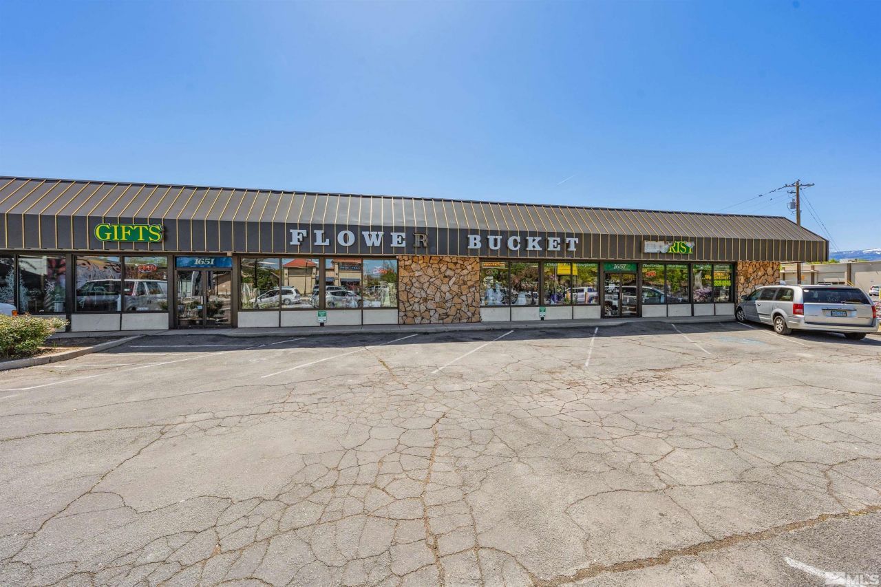 1657 Prater Way, Sparks, NV 89431 Photo