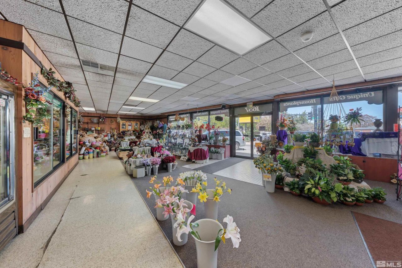 1657 Prater Way, Sparks, NV 89431 Photo