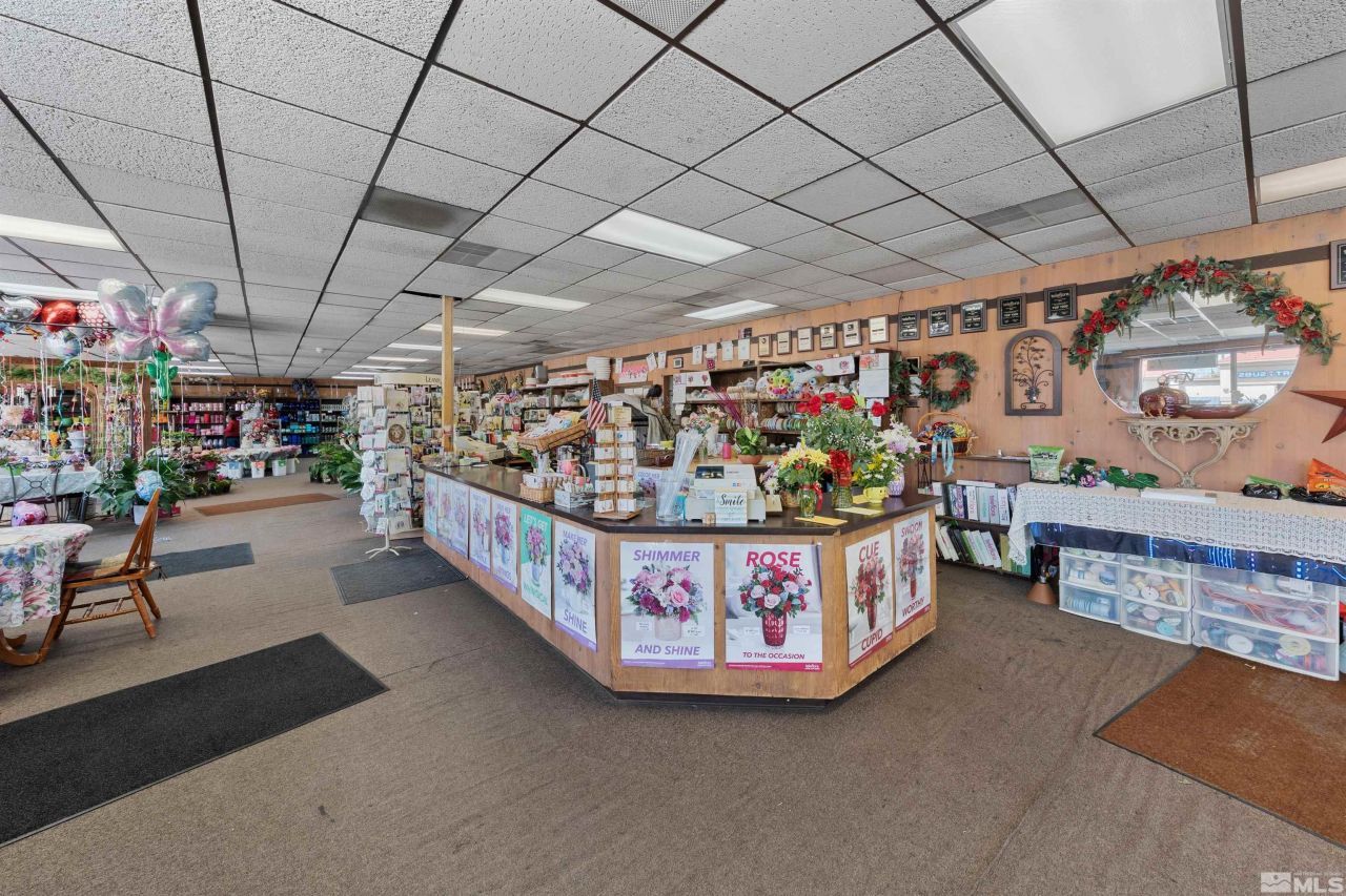 1657 Prater Way, Sparks, NV 89431 Photo