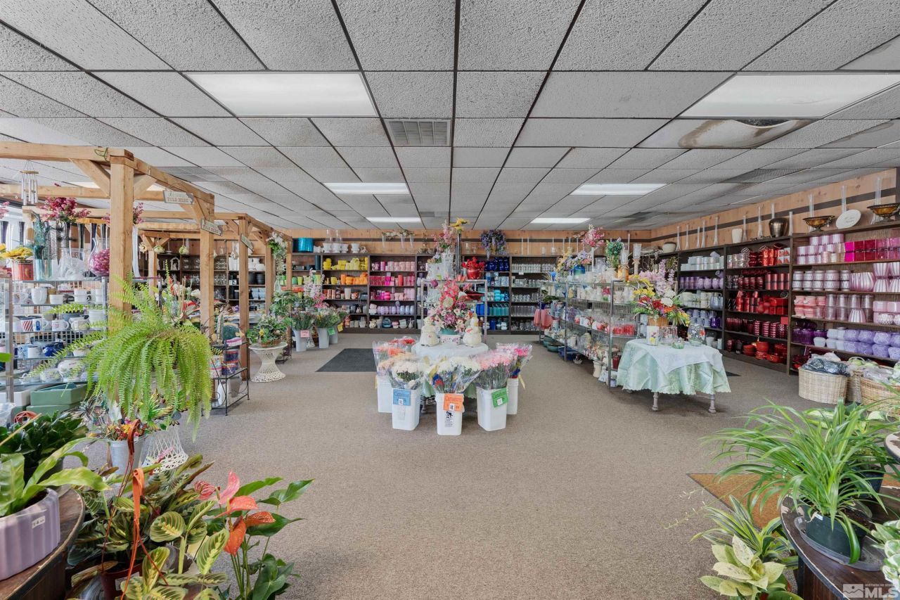 1657 Prater Way, Sparks, NV 89431 Photo