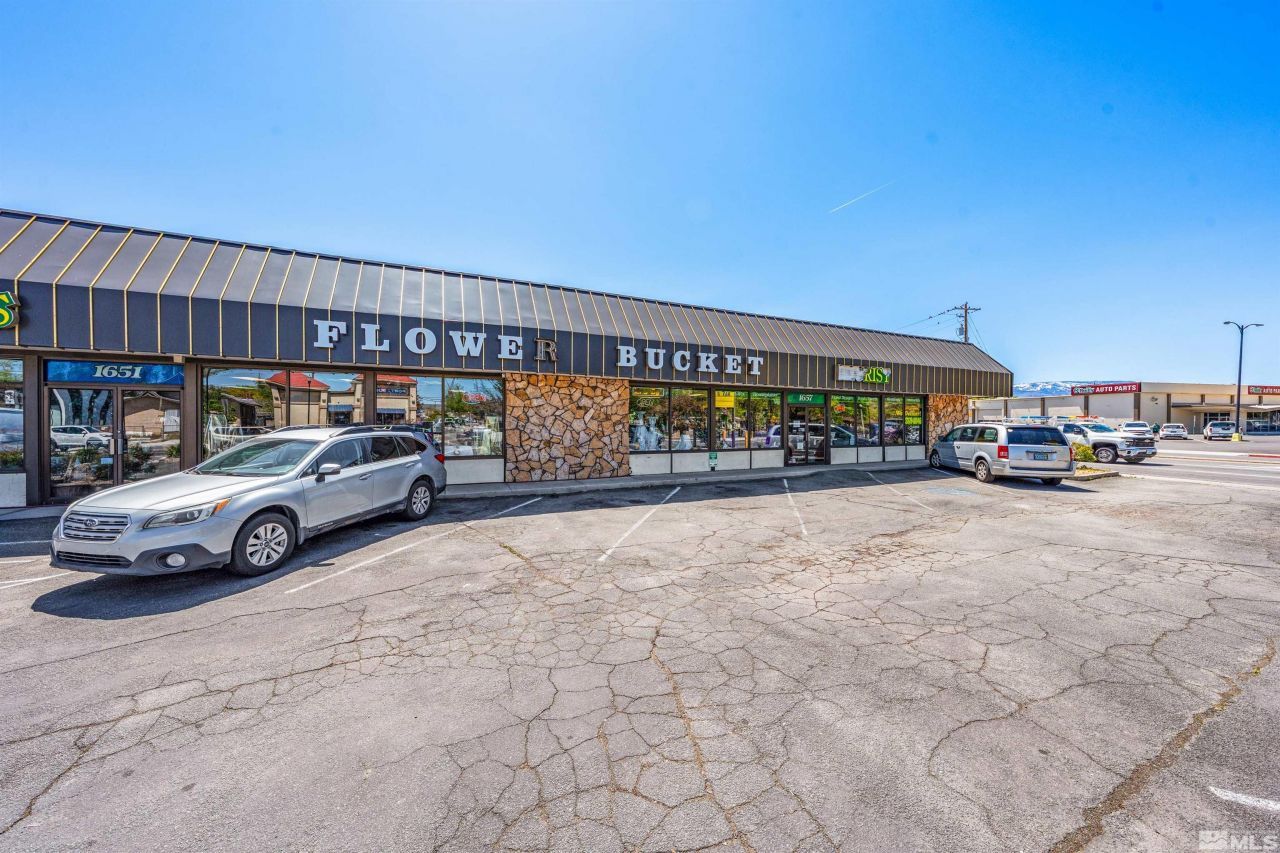 1657 Prater Way, Sparks, NV 89431 Photo