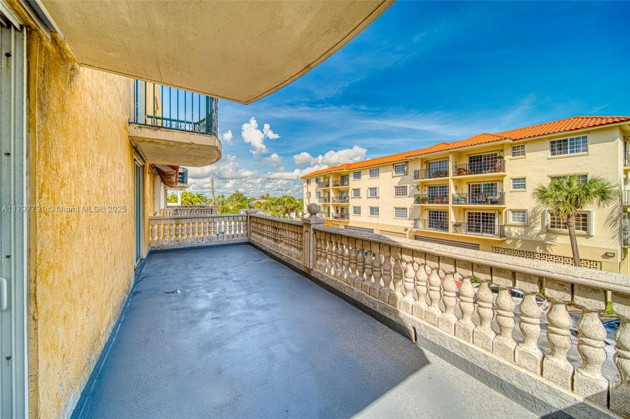 8888 Collins Ave, Unit 201, Surfside, FL 33154 Photo