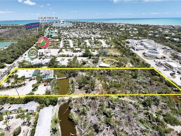 1223 Periwinkle WAY, SANIBEL, FL 33957