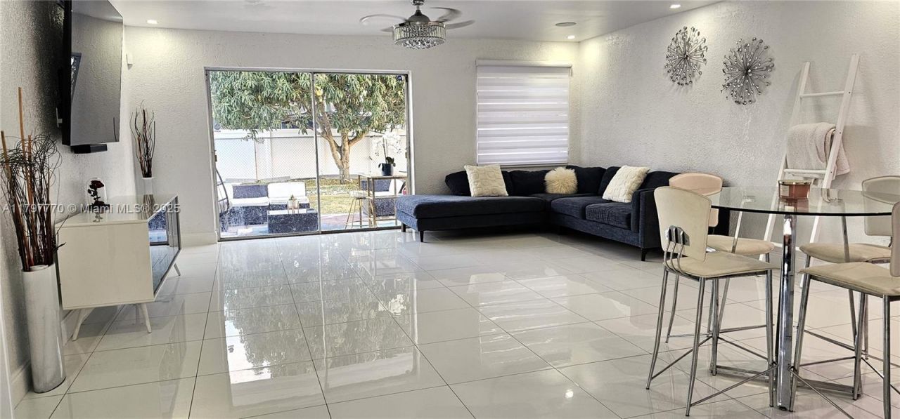 2230 NW 175th St, Miami Gardens, FL 33056 Photo