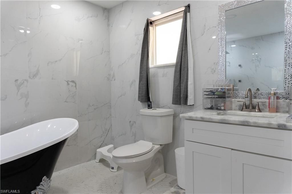 3388 E Riverside Dr, Fort Myers, FL 33916 Photo