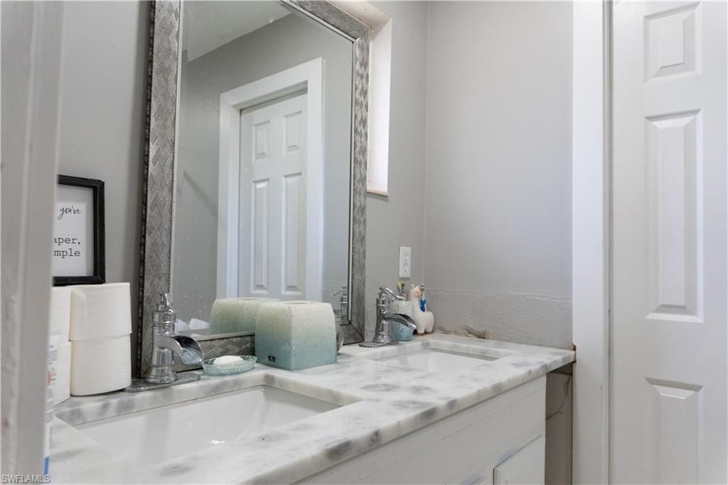 3388 E Riverside Dr, Fort Myers, FL 33916 Photo