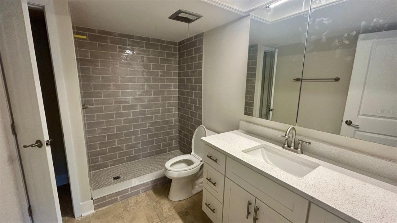 4570 Overlook Drive Ne, Unit 180, Saint Petersburg, FL 33703 Photo