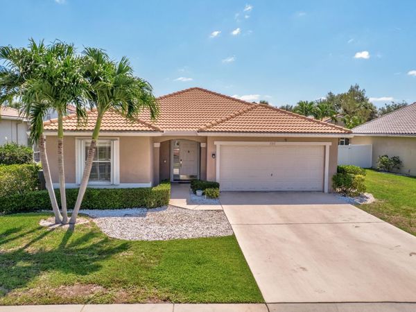 5317 Oakmont Village Circle, Lake Worth, FL 33463