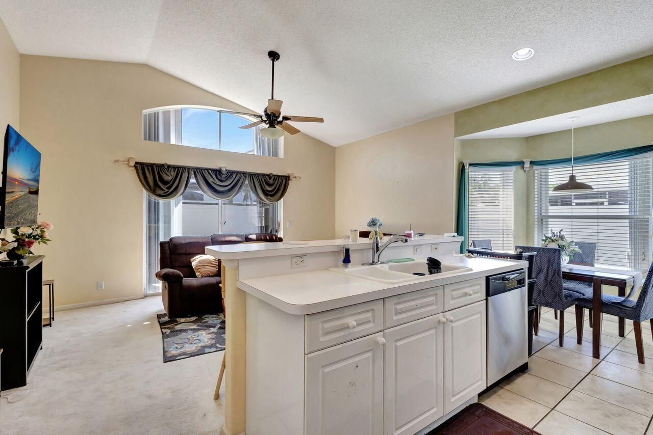 5317 Oakmont Village Circle, Lake Worth, FL 33463 Photo
